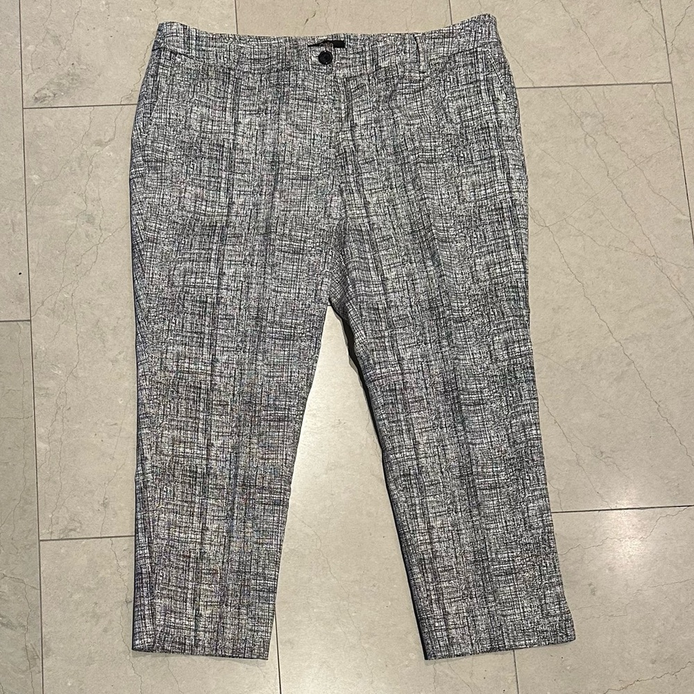 Dalia Black and White Capri Pants